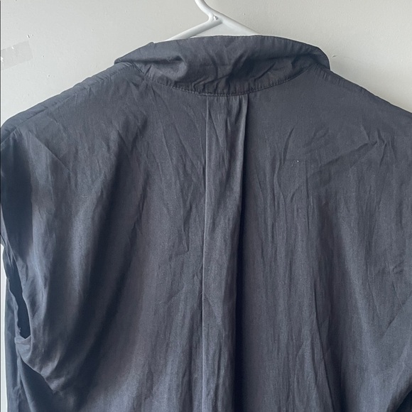 T Tahari Elegant Black Top - Picture 10 of 11